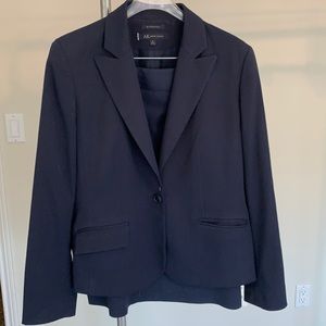 AK Anne Klein 2-piece suit, Navy, size 14